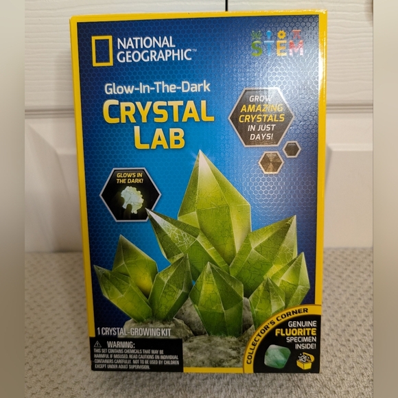 National Geographic Glow In The Dark Crystal Lab Ages 8+ Fun STEM Project NEW - Picture 1 of 3